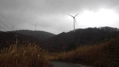 弥畝山付近の風力発電の様子