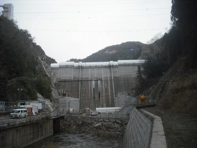 H2501_ダム下流面