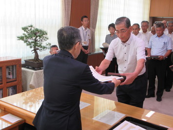 須所公民館様へ授与