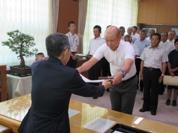 出雲市立鰐淵小学校ＰＴＡ様へ授与