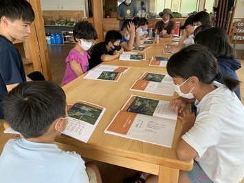 海洋スポーツセンターにてジオパーク学習の様子。