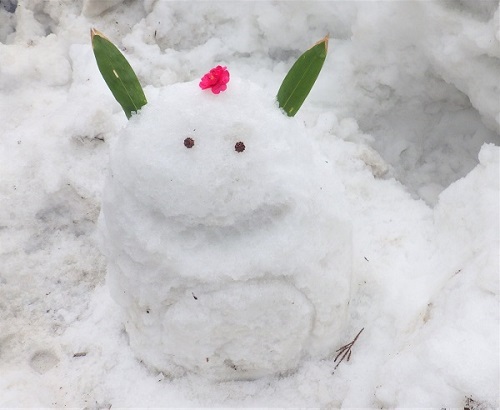 参加者の作られた雪像の画像