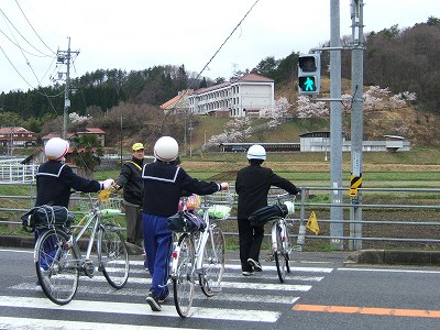 （写真）街頭指導