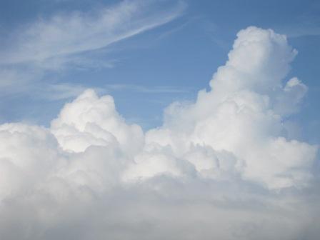 （写真）夏らしい雲
