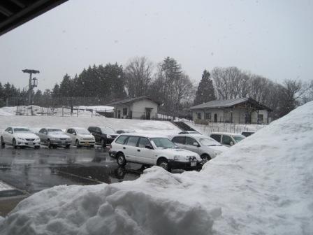 （写真）雪が降っています