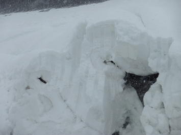 （写真）ずり落ちた雪