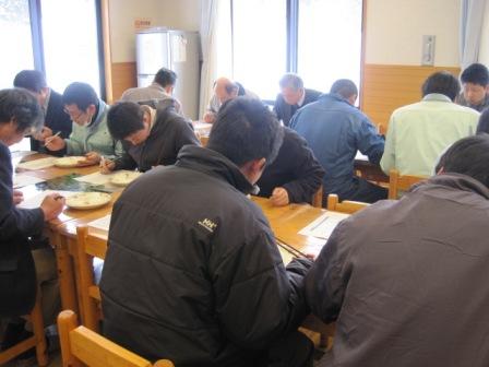 （写真）食味調査中