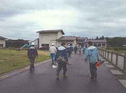 （写真）実技に向かいます