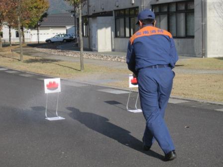 （写真）消火器の使い方説明２