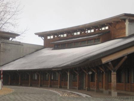 センターの屋根にもうっすら雪