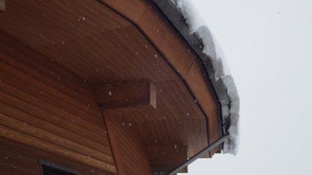 （写真）屋根の雪
