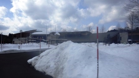 （写真）今日のセンター、雪が残っています