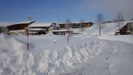 （写真）雪の中のセンター