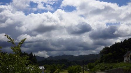 （写真）曇り空