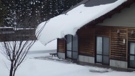 （写真）屋根の雪