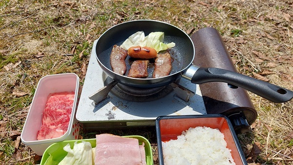 スタッフ昼食の画像