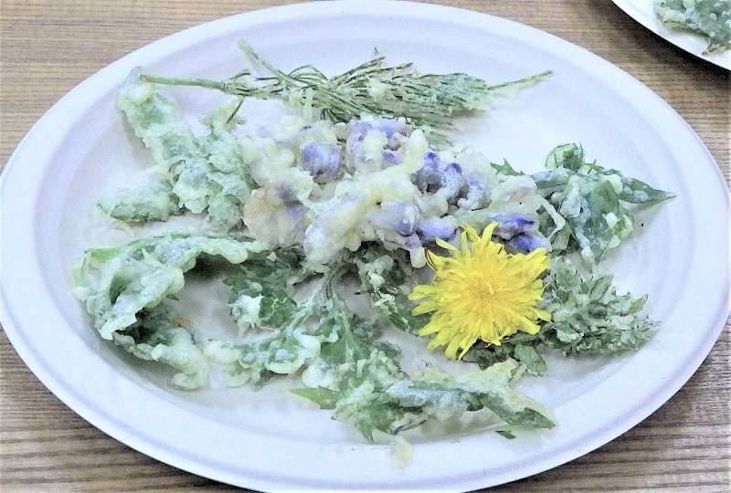 出来上がった野草天ぷらの画像