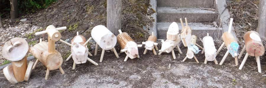 間伐材丸太で作る動物の画像