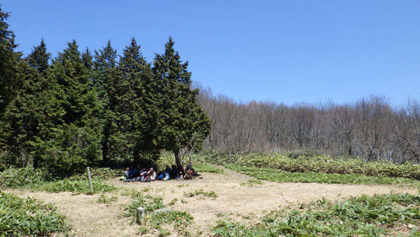 山頂前広場の画像