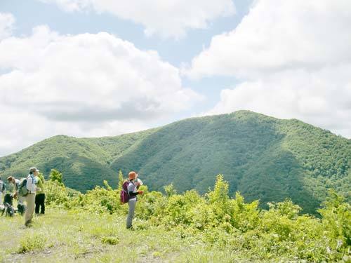 等検境展望台から大万木山の眺め