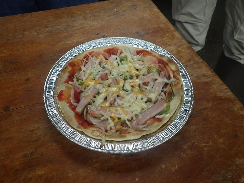 焼きあがったピザの画像