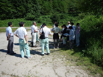 県営広域基幹林道整備事業【金城弥栄線】現地調査説明状況の写真