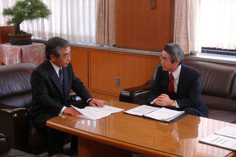 （県庁　知事室）