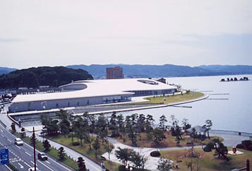 県立美術館（写真）