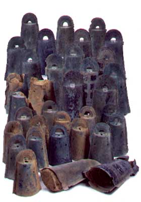 加茂岩倉遺跡から発掘された銅鐸の画像