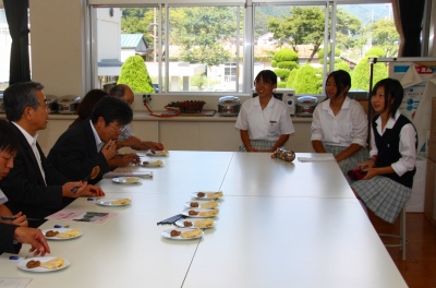 試食の様子