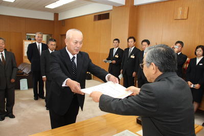 写真：表彰状授与
