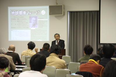 あいさつする知事の写真