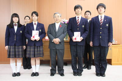 出雲北陵高等学校の吹奏楽部と合唱部の皆さん