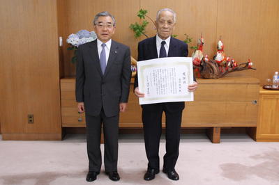 右は島根県公民館連絡協議会前会長の福間敬明さん