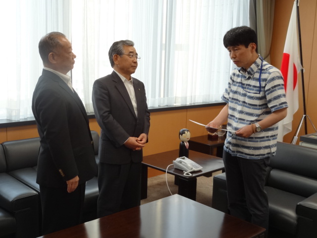 内閣官房への要望活動の様子