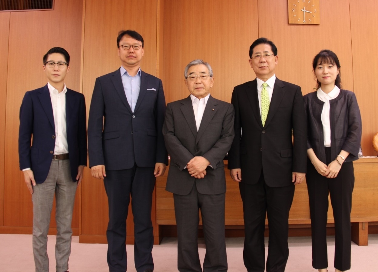 洪事務総長
