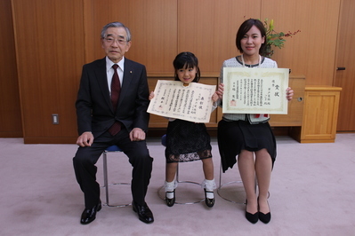 早戸菜摘さん、つむぎさん親子