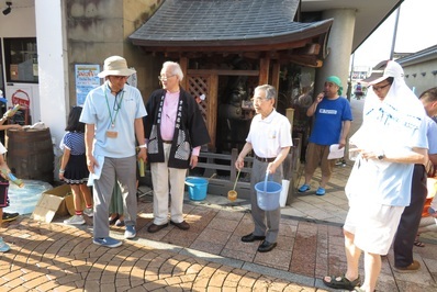 商店街の方々と