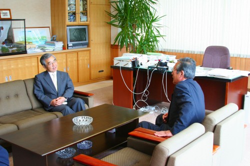 隠岐島内４か町村役場を訪問し町村長と意見交換の写真その2