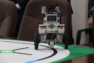 自律走行するロボット