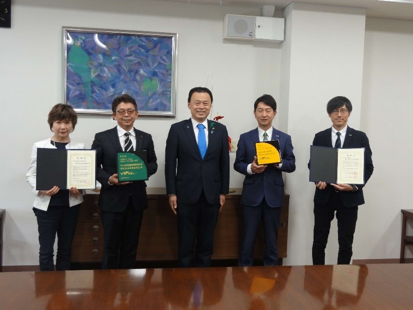 受賞企業の皆さんと