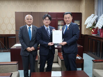 財務省舞立副大臣