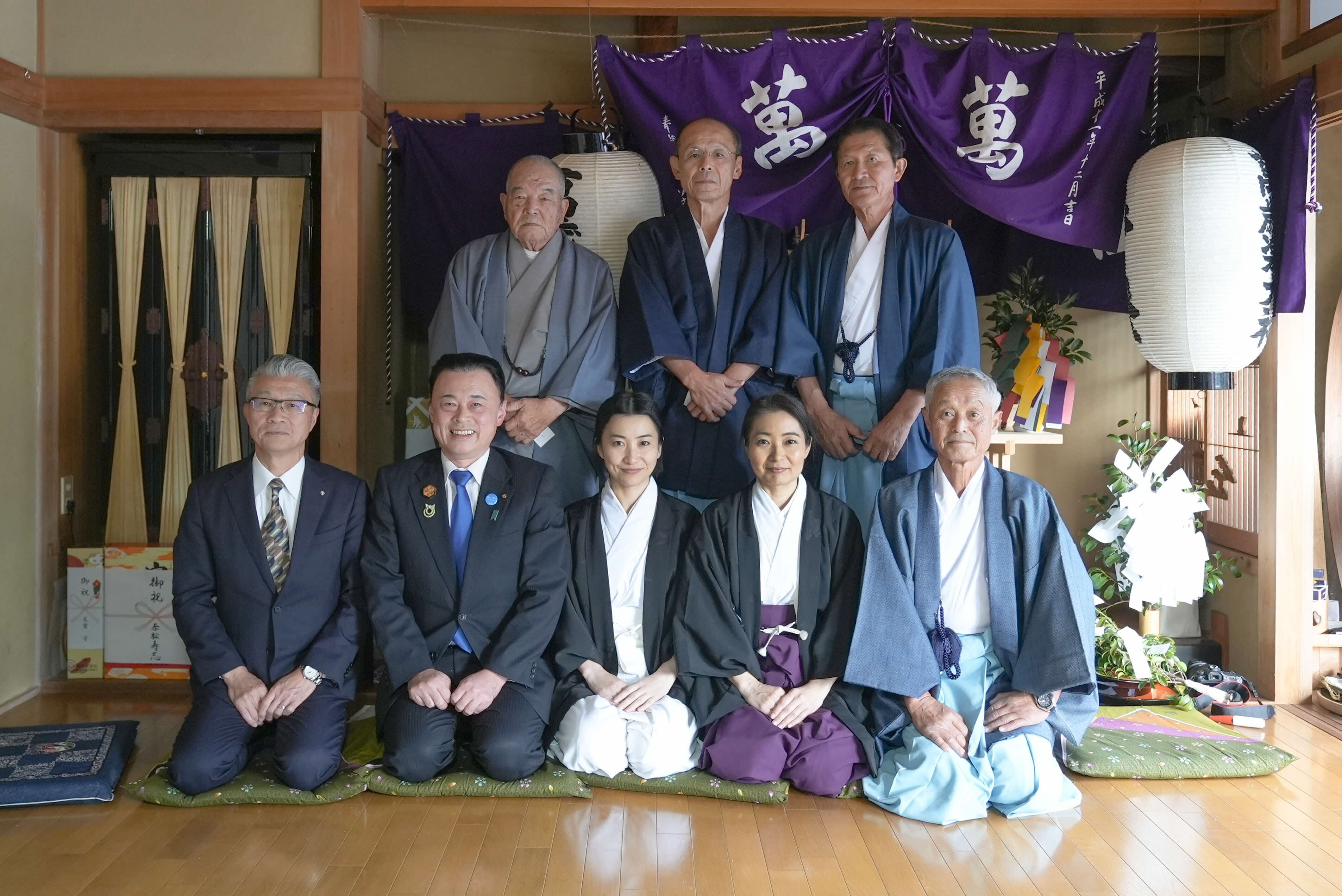 下須の萬歳楽保持者会の皆さんと