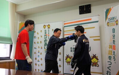 ミット打ちのようす