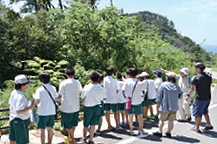 昨年、隠岐の島町で行われた「子どもパークレンジャー」事業の様子の写真