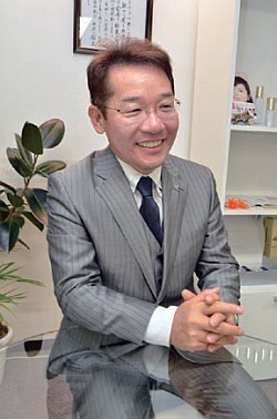 奥迫哲也社長の写真