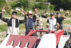 島根おおちタマネギ生産協議会の皆さんの写真