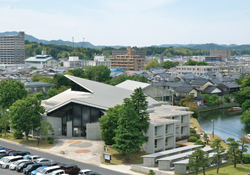 県立図書館の写真