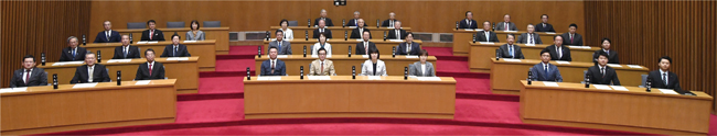 県議会本会議場の写真