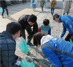 清掃活動の様子の写真